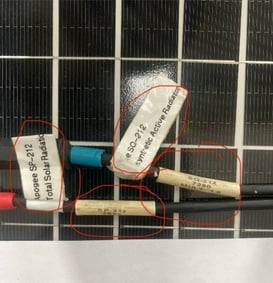 A close up of wires

AI-generated content may be incorrect.